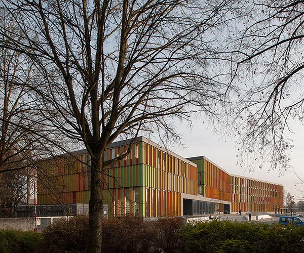 Ganztagsschule mit Sporthalle